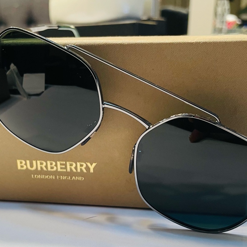 Burberry Sunglasses -model 3107-